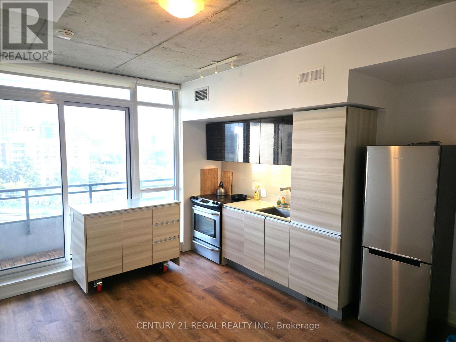 705 - 20 Minowan Miikan Lane, Toronto, Ontario  M6J 1M4 - Photo 4 - C13734230