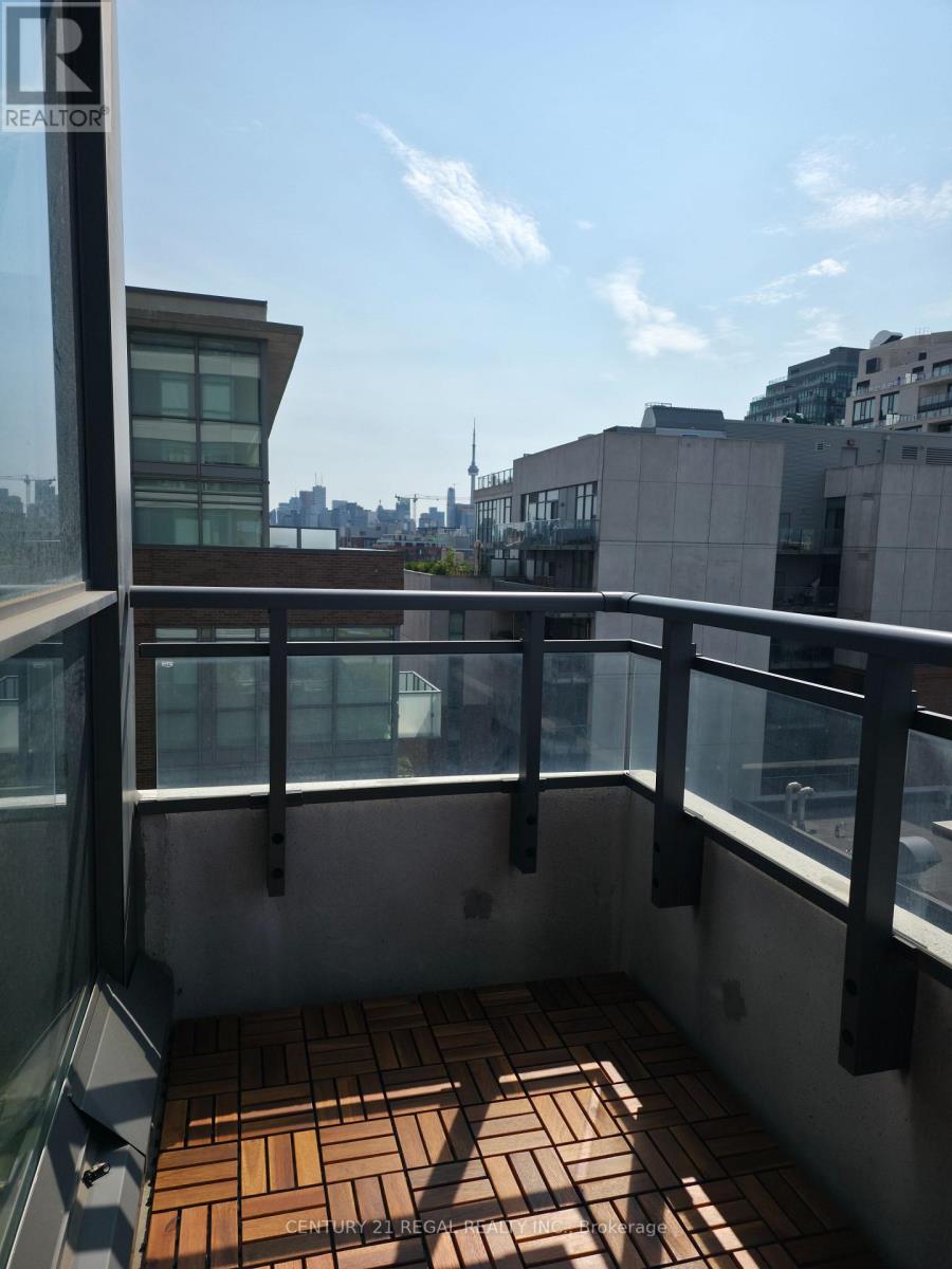 705 - 20 Minowan Miikan Lane, Toronto, Ontario  M6J 1M4 - Photo 8 - C13734230