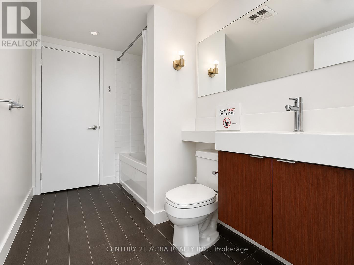 2116 - 25 Telegram Mews, Toronto, Ontario  M5V 3Z1 - Photo 11 - C13734286