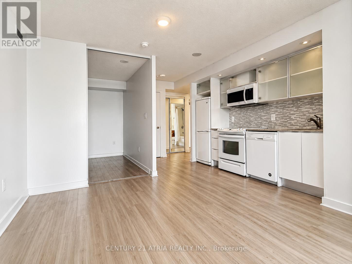 2116 - 25 Telegram Mews, Toronto, Ontario  M5V 3Z1 - Photo 2 - C13734286