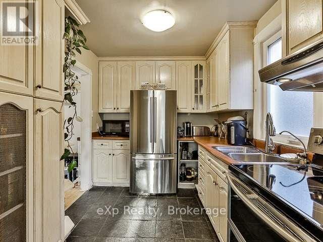 02 - 36 Second Street, Toronto (New Toronto), Ontario  M8V 2X2 - Photo 3 - W13734314