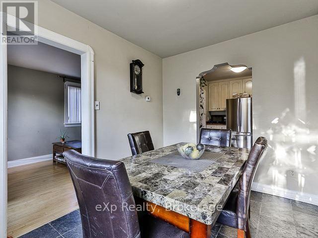 02 - 36 Second Street, Toronto (New Toronto), Ontario  M8V 2X2 - Photo 5 - W13734314