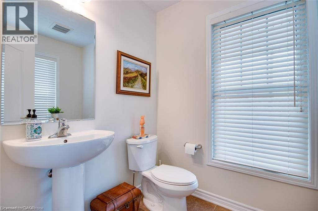 18 Blue Oak Street, Kitchener, Ontario  N2K 0K3 - Photo 8 - 40859808