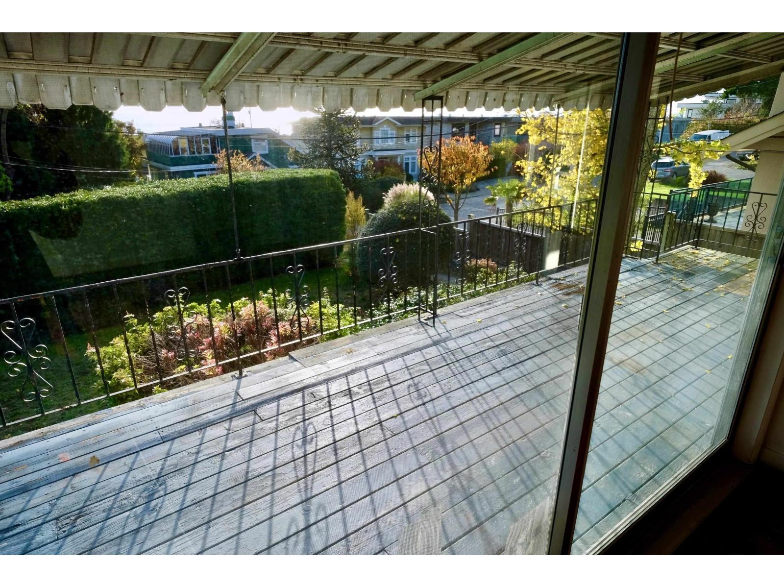 House 14683 West Beach Avenue, White Rock, British Columbia  V4B 2T9 - Photo 2 - R3160627