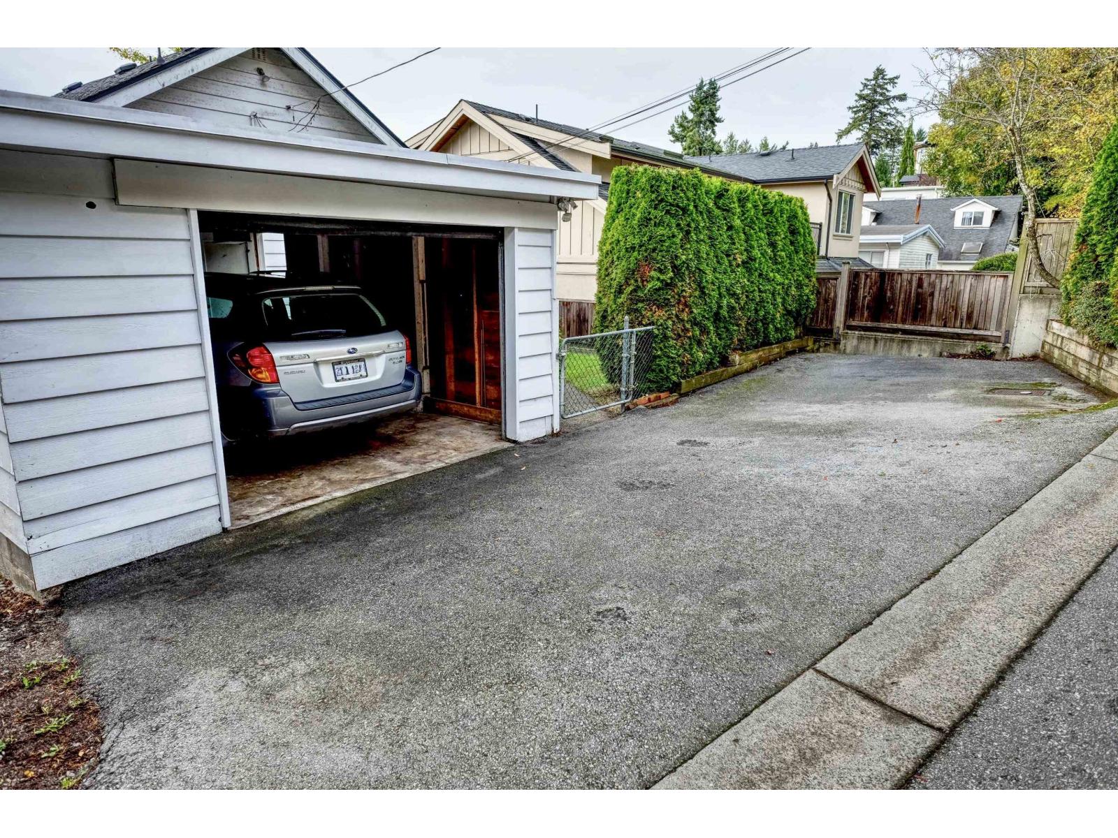House 14683 West Beach Avenue, White Rock, British Columbia  V4B 2T9 - Photo 3 - R3160627