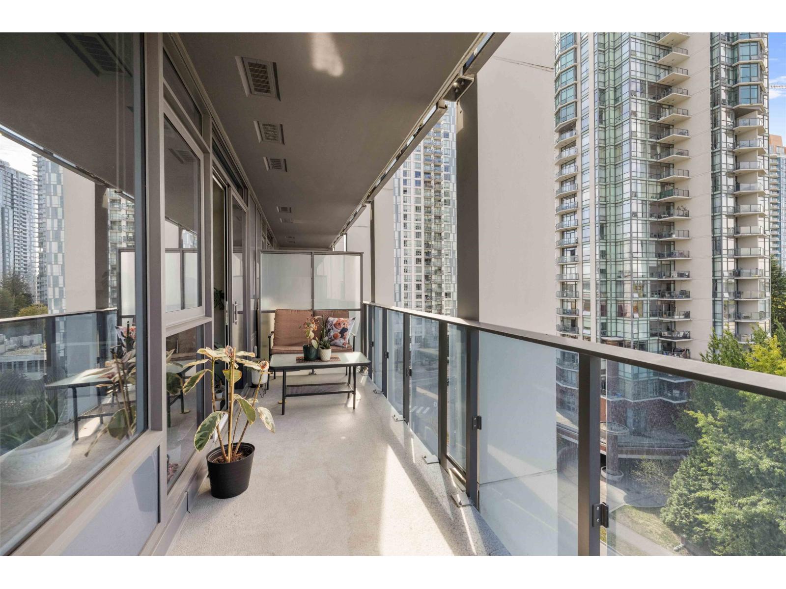 911 10448 University Drive, Surrey, British Columbia  V3T 0S7 - Photo 10 - R3160639