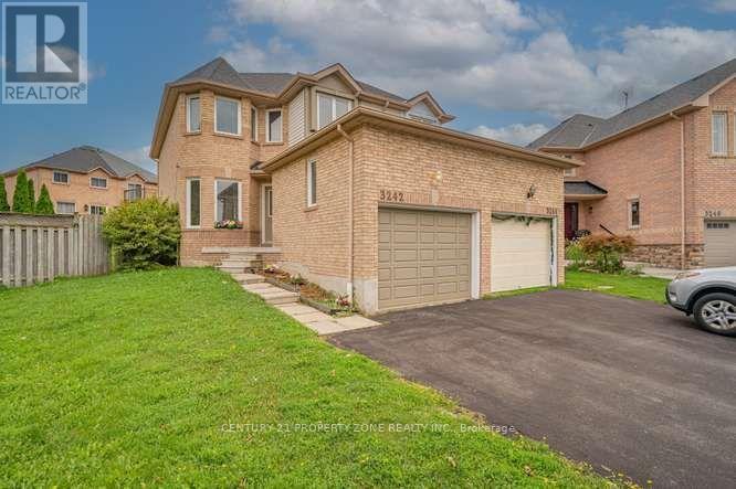 3242 Tortola Court, Mississauga, Ontario  L5N 7C4 - Photo 3 - W13734270