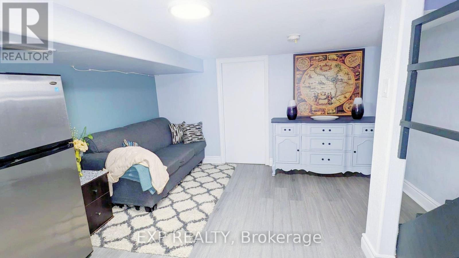 358 Mcroberts Avenue, Toronto, Ontario  M6E 4P9 - Photo 12 - W13734322
