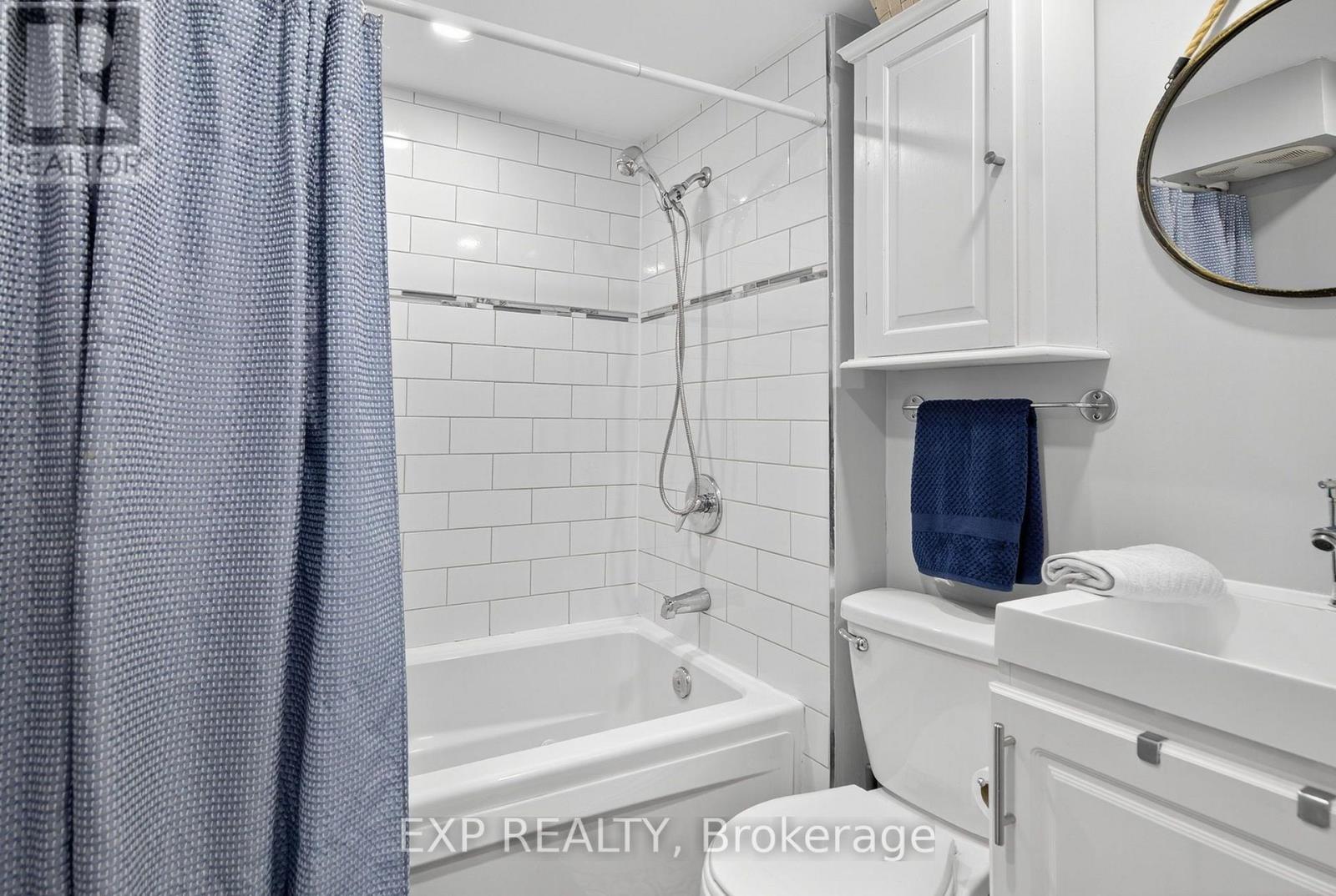 358 Mcroberts Avenue, Toronto, Ontario  M6E 4P9 - Photo 7 - W13734322