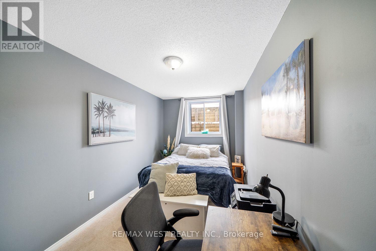 4 - 17 Cheltenham Road, Barrie, Ontario  L4M 0E7 - Photo 9 - S13703648