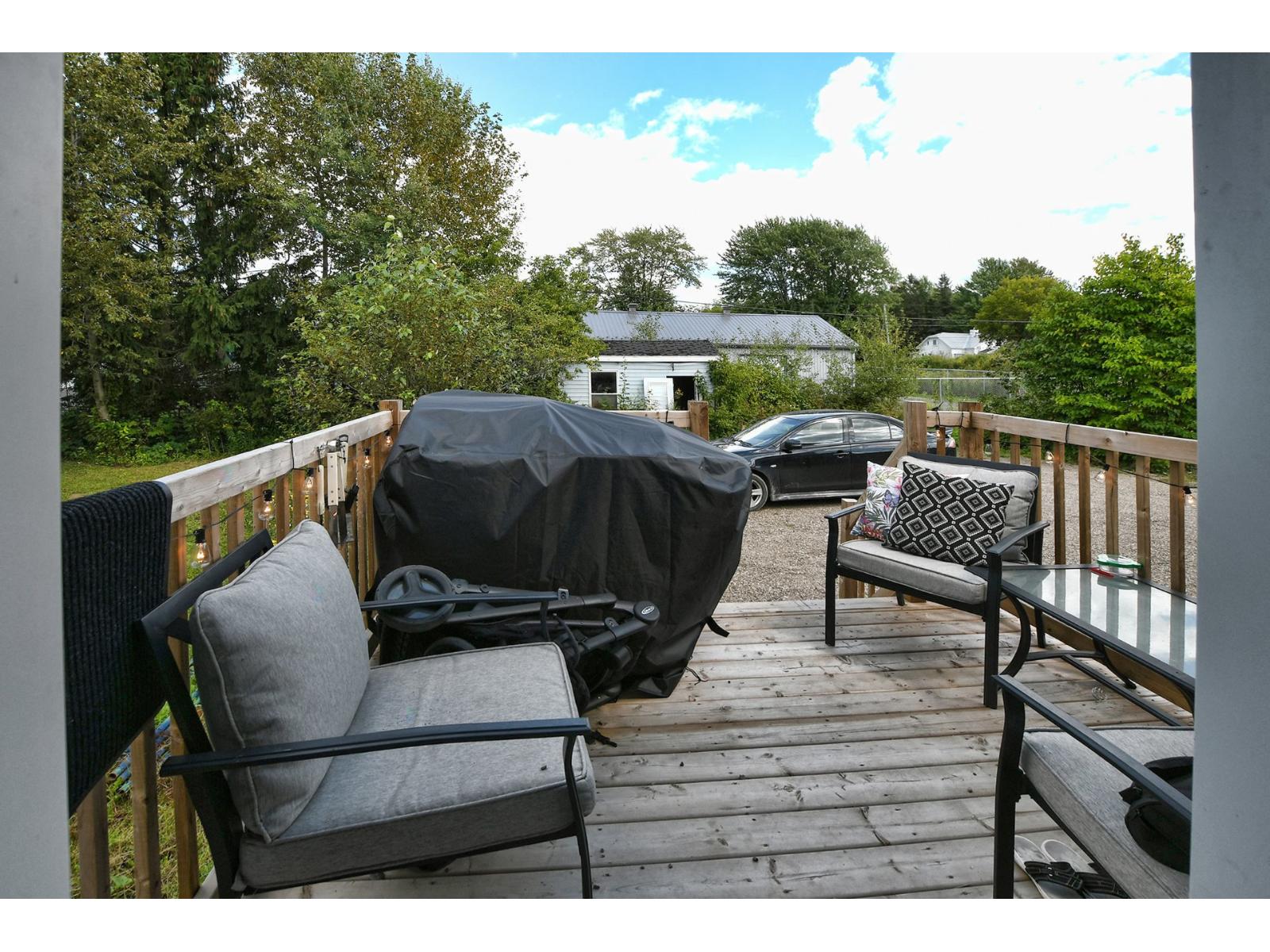 201-205 Rue Michaud Saint-Gabriel Quebec Canada J0K2N0 4