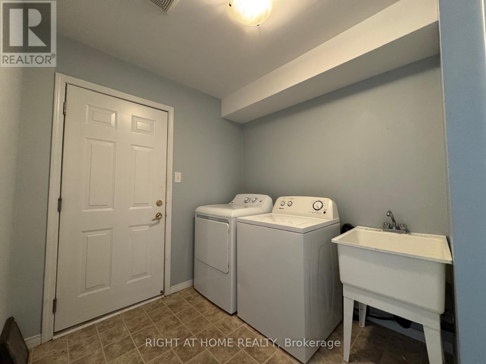 20 Courtney Crescent, Barrie, Ontario  L4N 5S7 - Photo 12 - S13646808