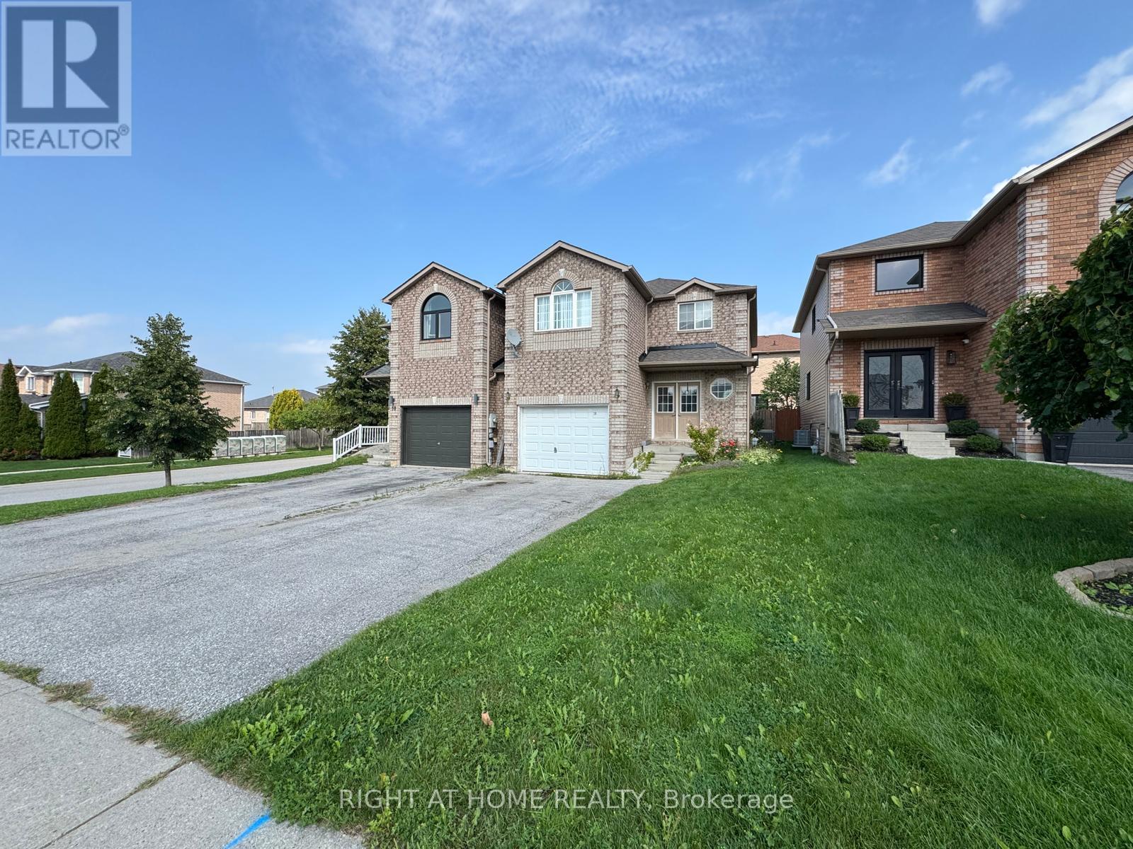 20 COURTNEY CRESCENT, Barrie, Ontario