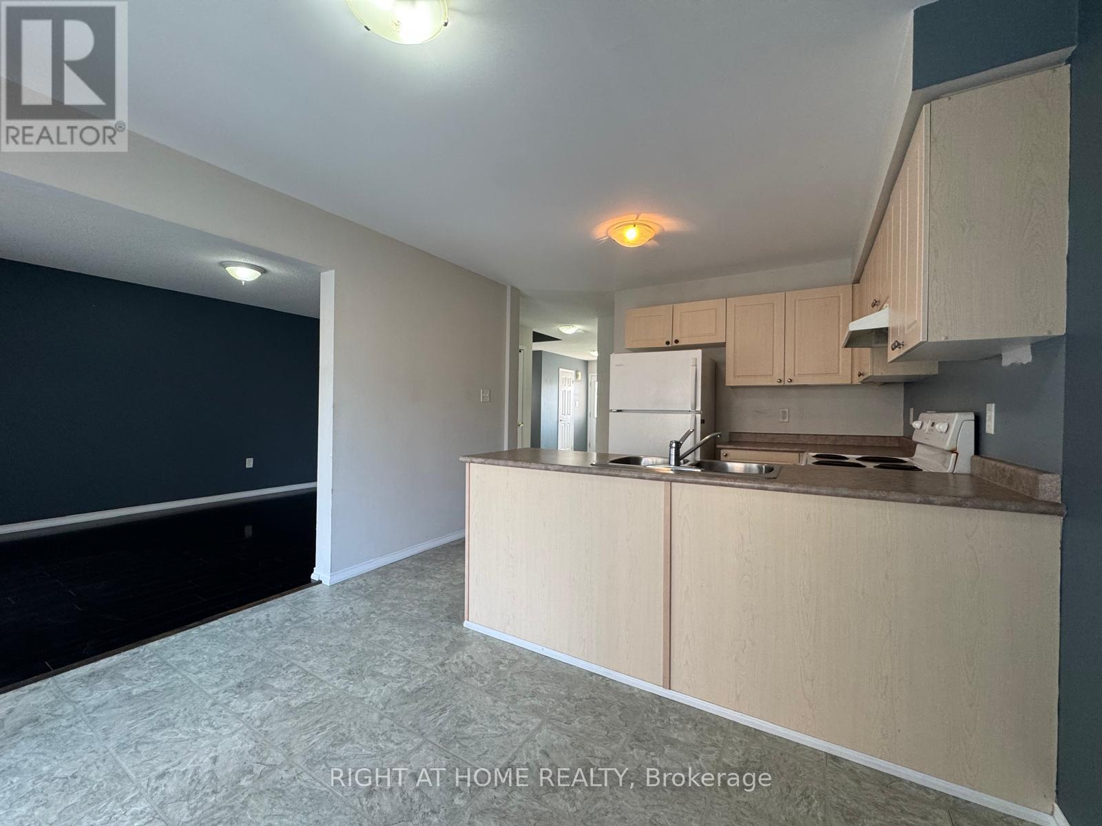 20 Courtney Crescent, Barrie, Ontario  L4N 5S7 - Photo 9 - S13646808