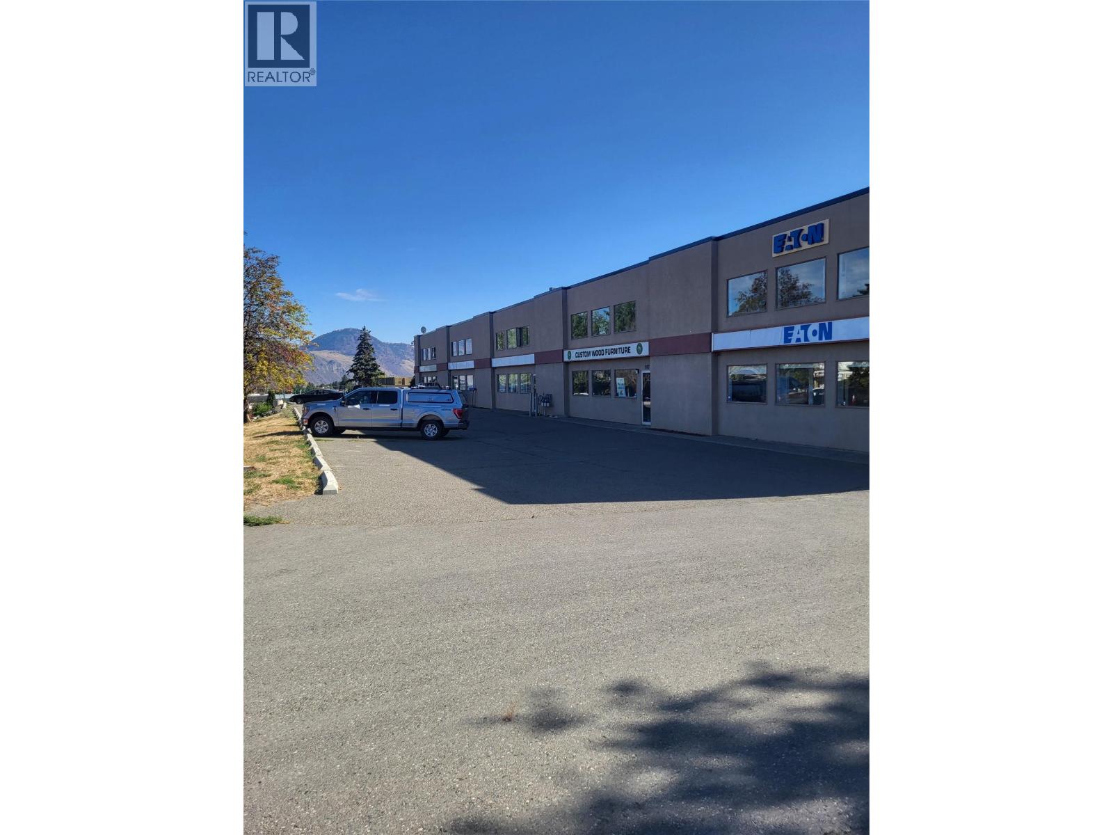 911 LAVAL Crescent Kamloops Photo 4
