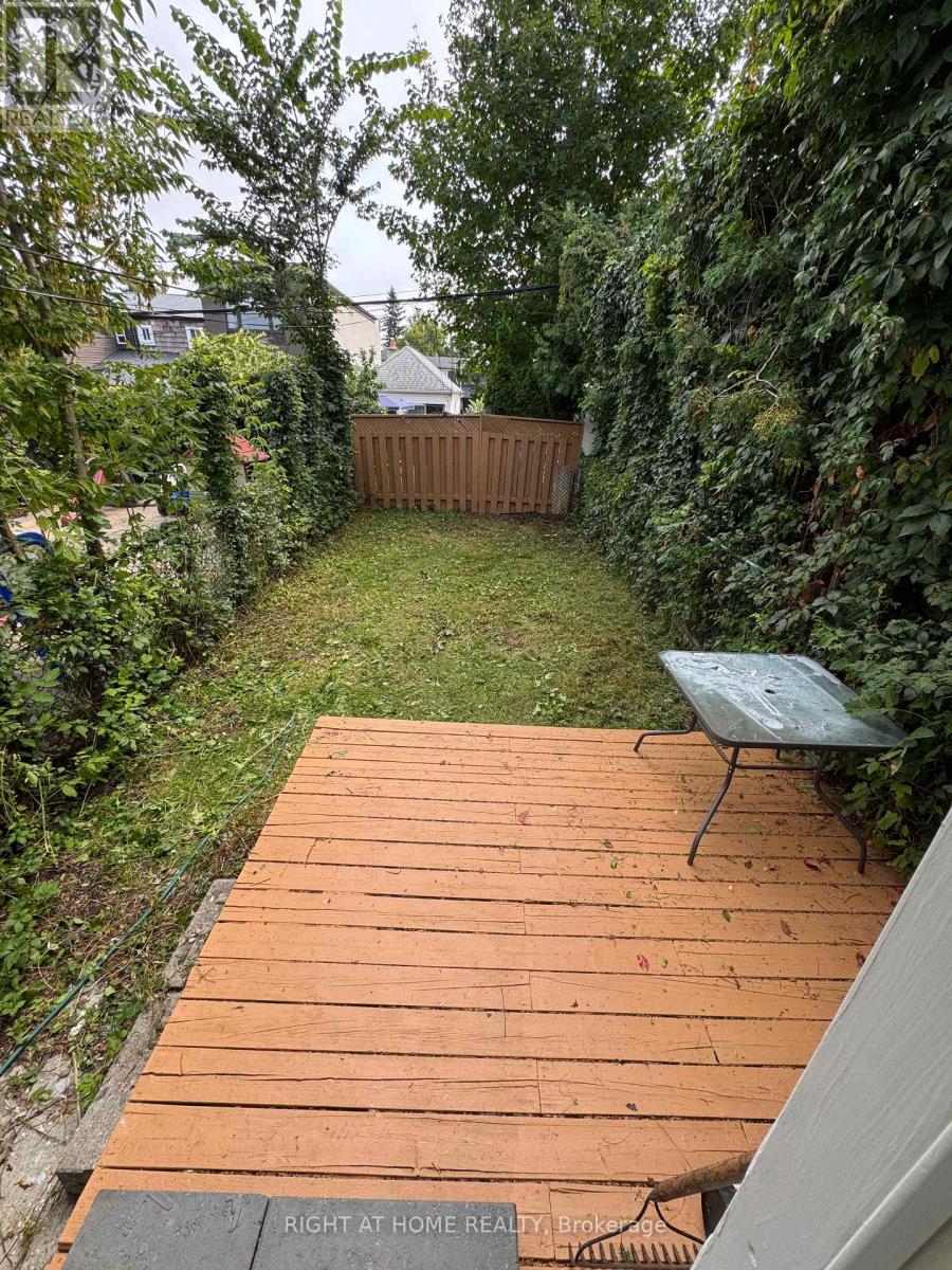 683 Mortimer Avenue, Toronto, Ontario  M4C 2K1 - Photo 30 - E13725816