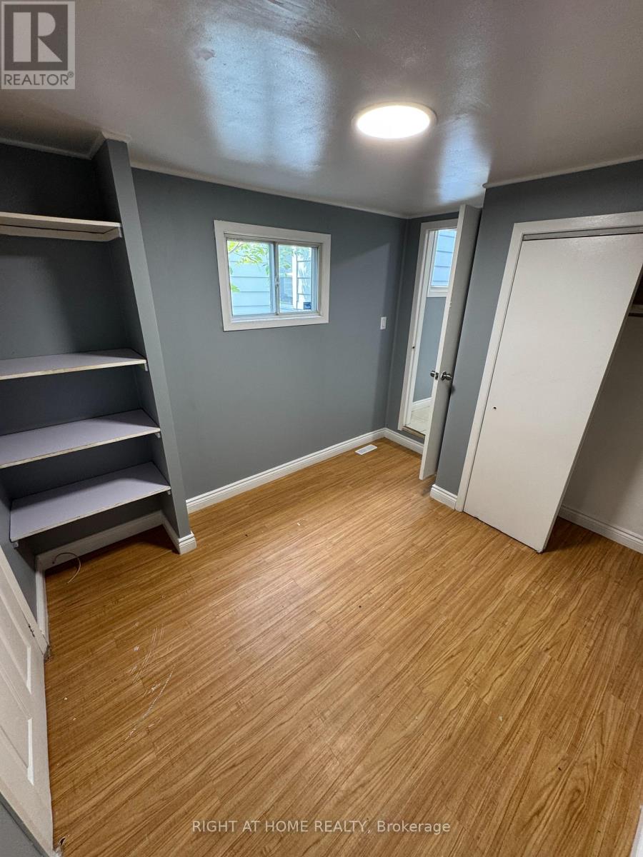 683 Mortimer Avenue, Toronto, Ontario  M4C 2K1 - Photo 35 - E13725816