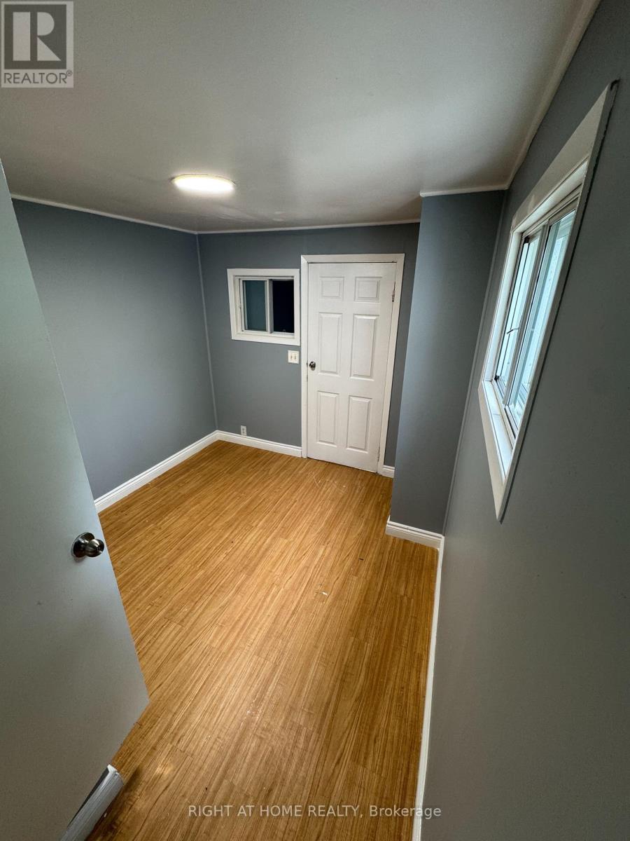 683 Mortimer Avenue, Toronto, Ontario  M4C 2K1 - Photo 37 - E13725816