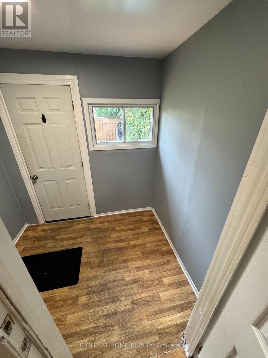 683 Mortimer Avenue, Toronto, Ontario  M4C 2K1 - Photo 34 - E13725816