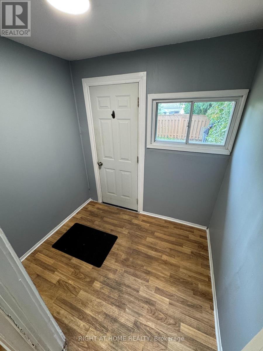 683 Mortimer Avenue, Toronto, Ontario  M4C 2K1 - Photo 33 - E13725816