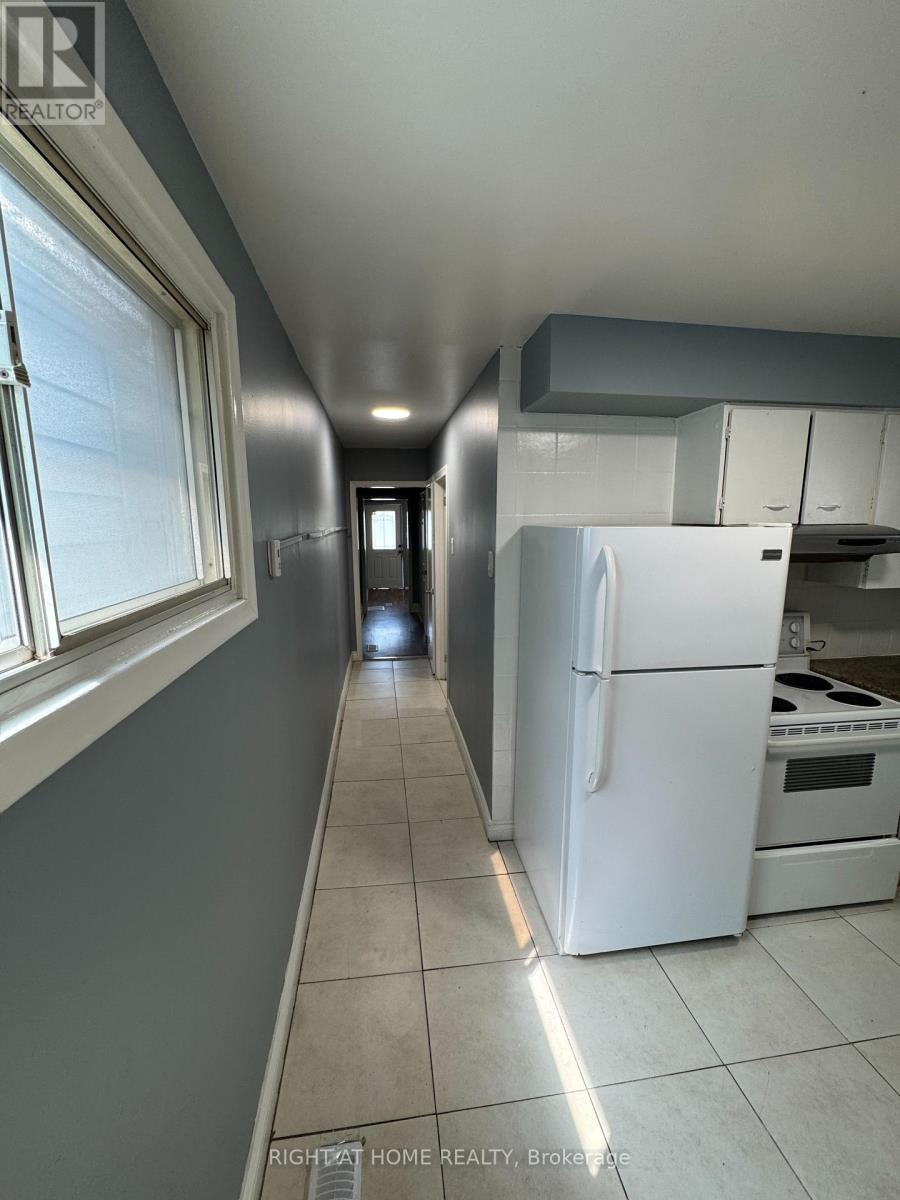 683 Mortimer Avenue, Toronto, Ontario  M4C 2K1 - Photo 40 - E13725816
