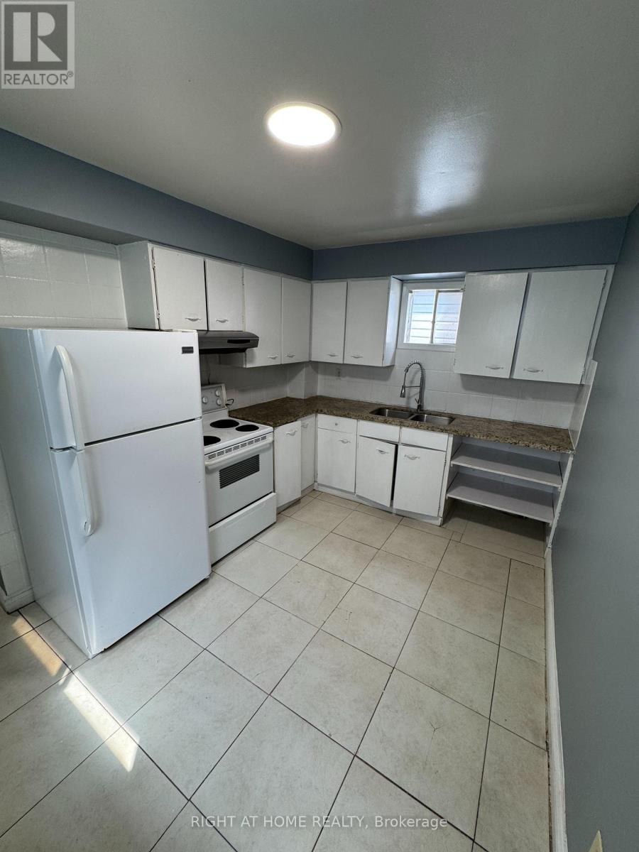 683 Mortimer Avenue, Toronto, Ontario  M4C 2K1 - Photo 42 - E13725816