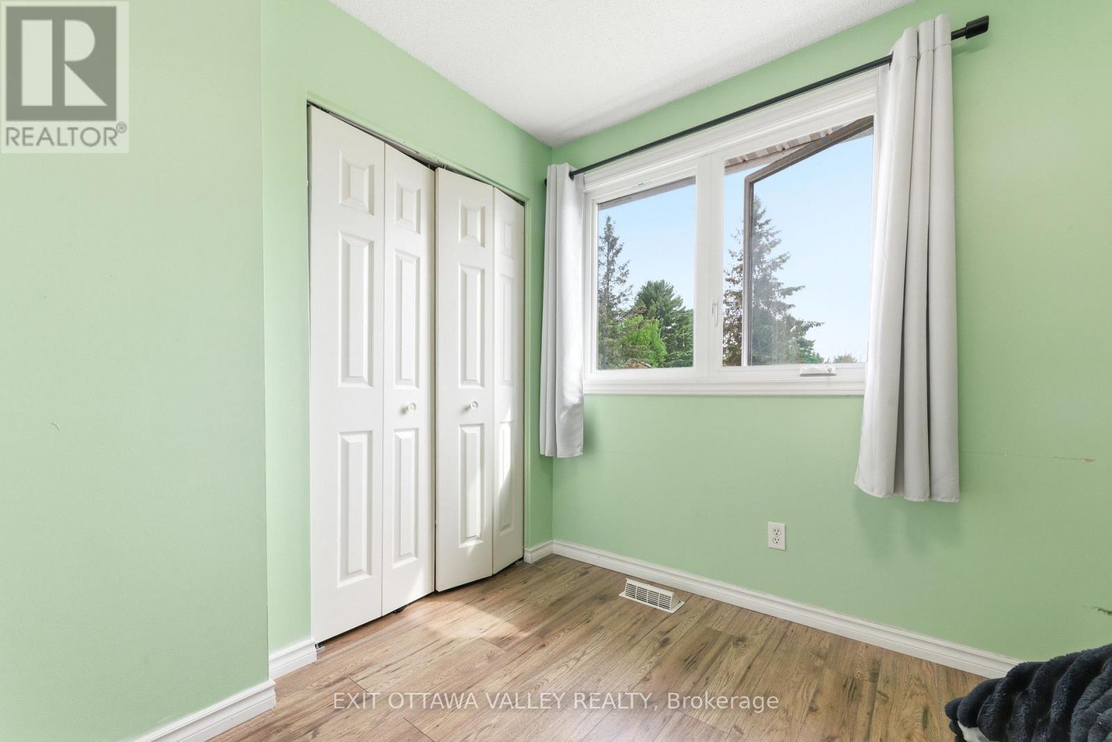 13 Tamarack Street, Deep River, Ontario  K0J 1P0 - Photo 18 - X13734380