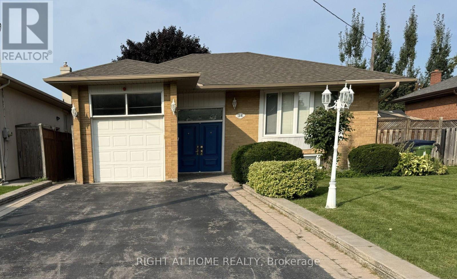 28 GORMAN PARK ROAD, Toronto, Ontario