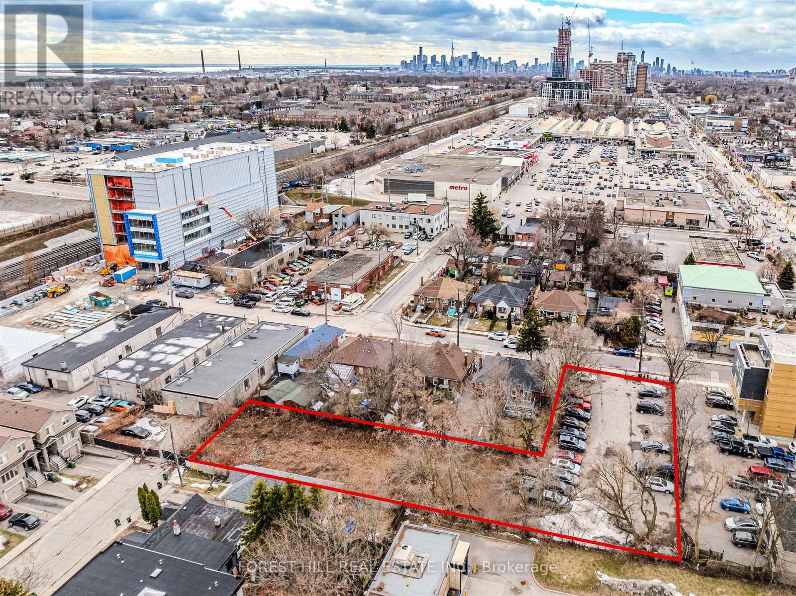 39 Thora Avenue, Toronto, Ontario  M1L 2P7 - Photo 11 - E13734344