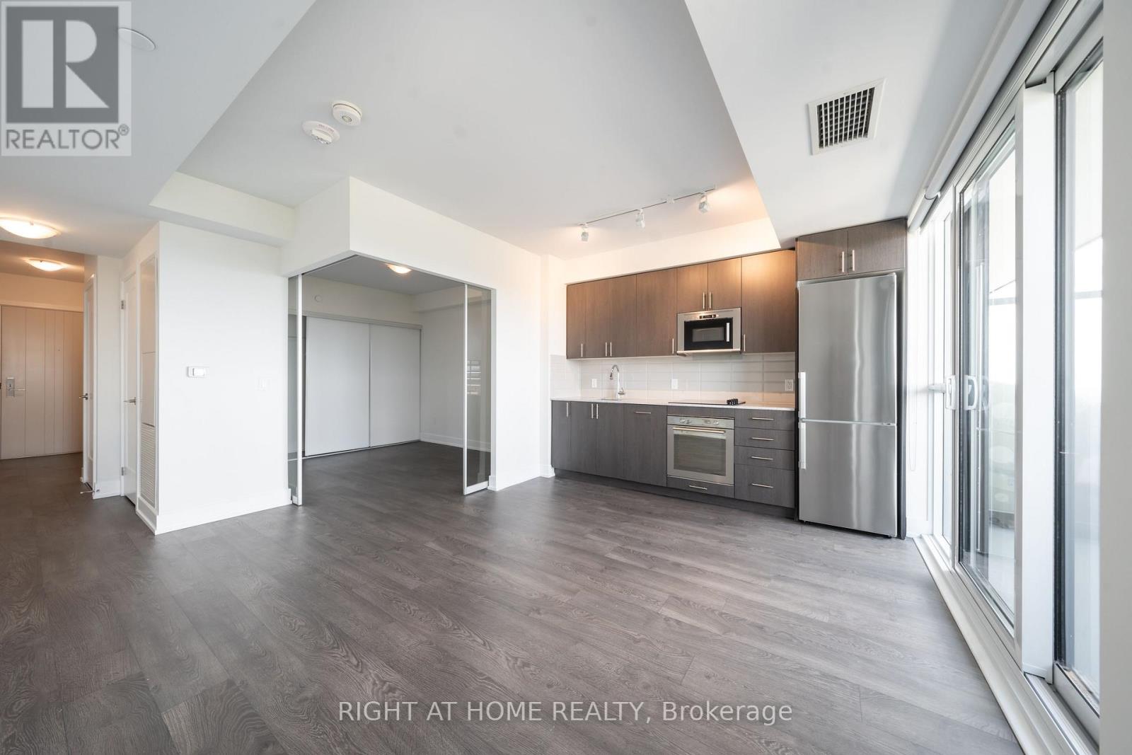 1802 - 2550 SIMCOE STREET N, Oshawa, Ontario