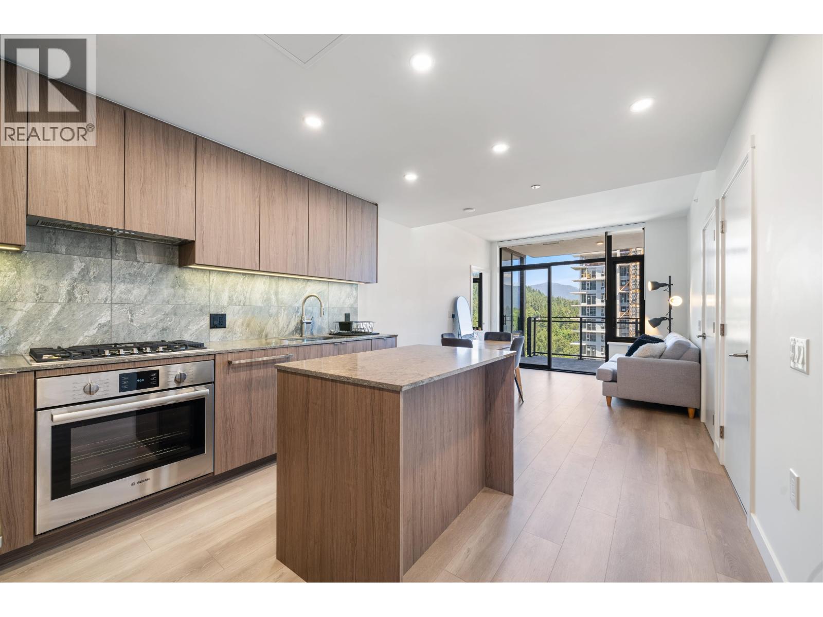 626 CLAREMONT STREET, coquitlam, British Columbia