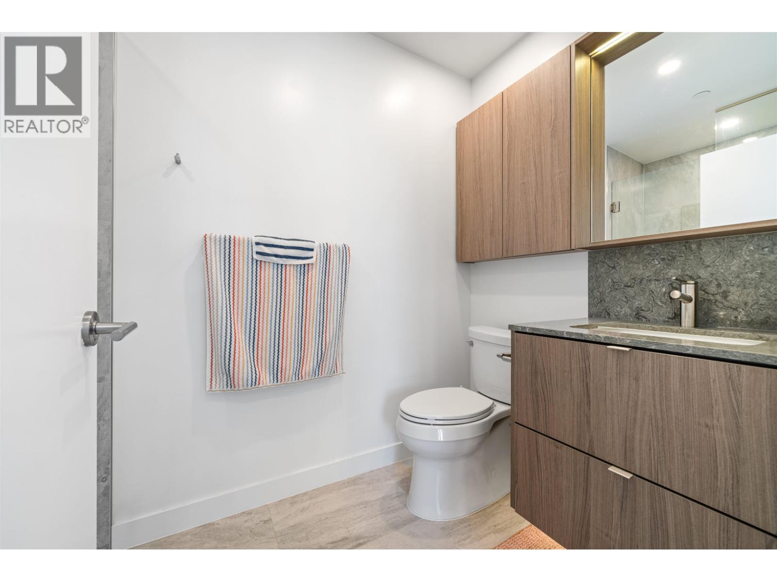 626 Claremont Street, Coquitlam, British Columbia  V3J 0T1 - Photo 8 - R3160602