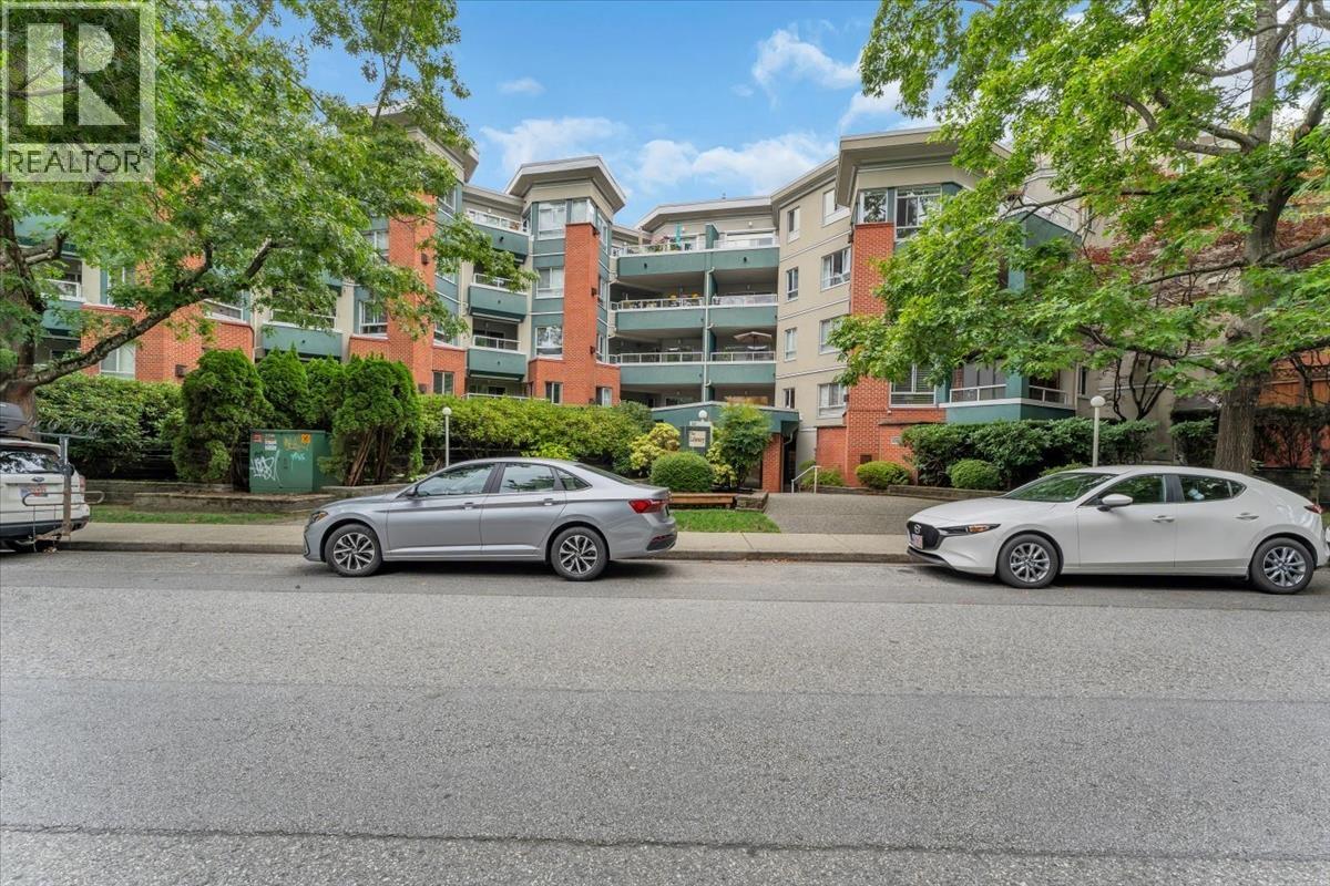 314 128 W 8th Street, North Vancouver, British Columbia  V7M 3M1 - Photo 25 - R3160612