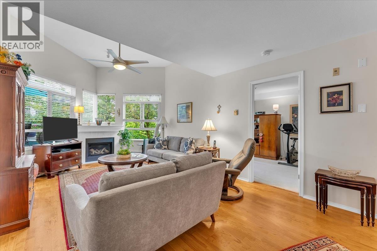 314 128 W 8th Street, North Vancouver, British Columbia  V7M 3M1 - Photo 4 - R3160612