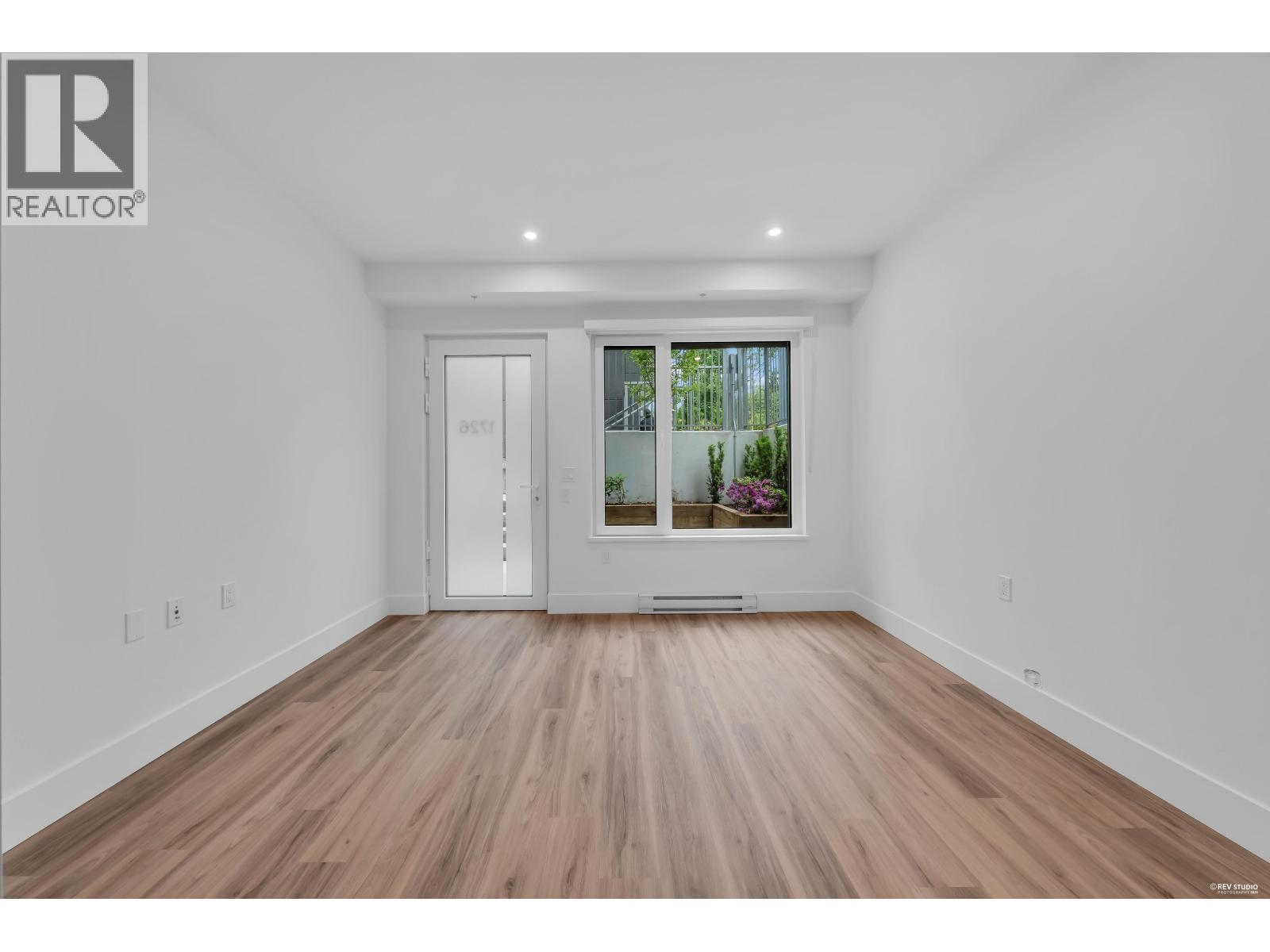 1726 Templeton Drive, Vancouver, British Columbia  V5N 0K2 - Photo 10 - R3160633