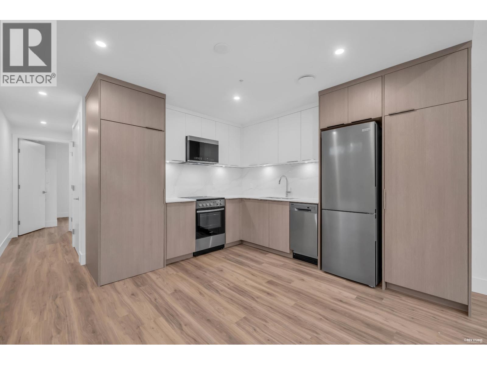 1726 Templeton Drive, Vancouver, British Columbia  V5N 0K2 - Photo 2 - R3160633