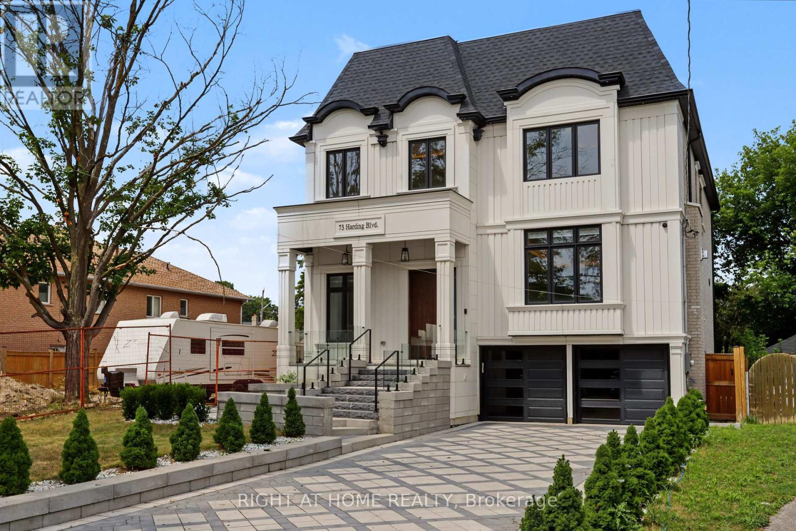 73 Harding Boulevard, Richmond Hill, Ontario  L4C 1S7 - Photo 2 - N13734334