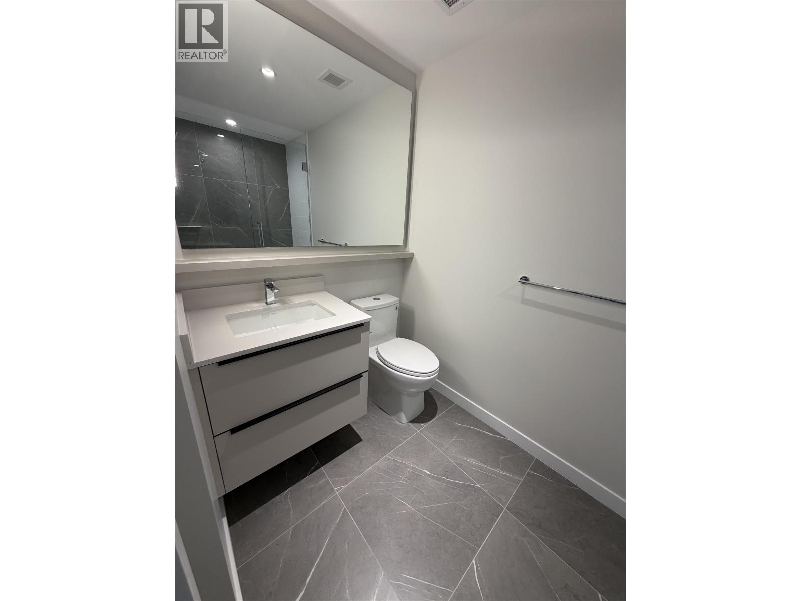 1xx6 608 Elmwood Street, Coquitlam, British Columbia  V3J 0V1 - Photo 10 - R3160605