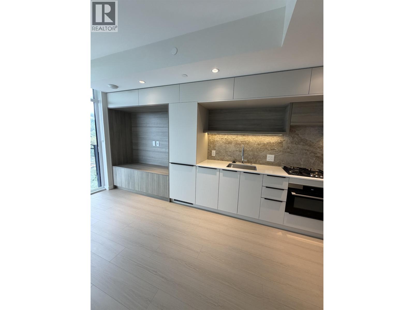 1xx6 608 Elmwood Street, Coquitlam, British Columbia  V3J 0V1 - Photo 4 - R3160605
