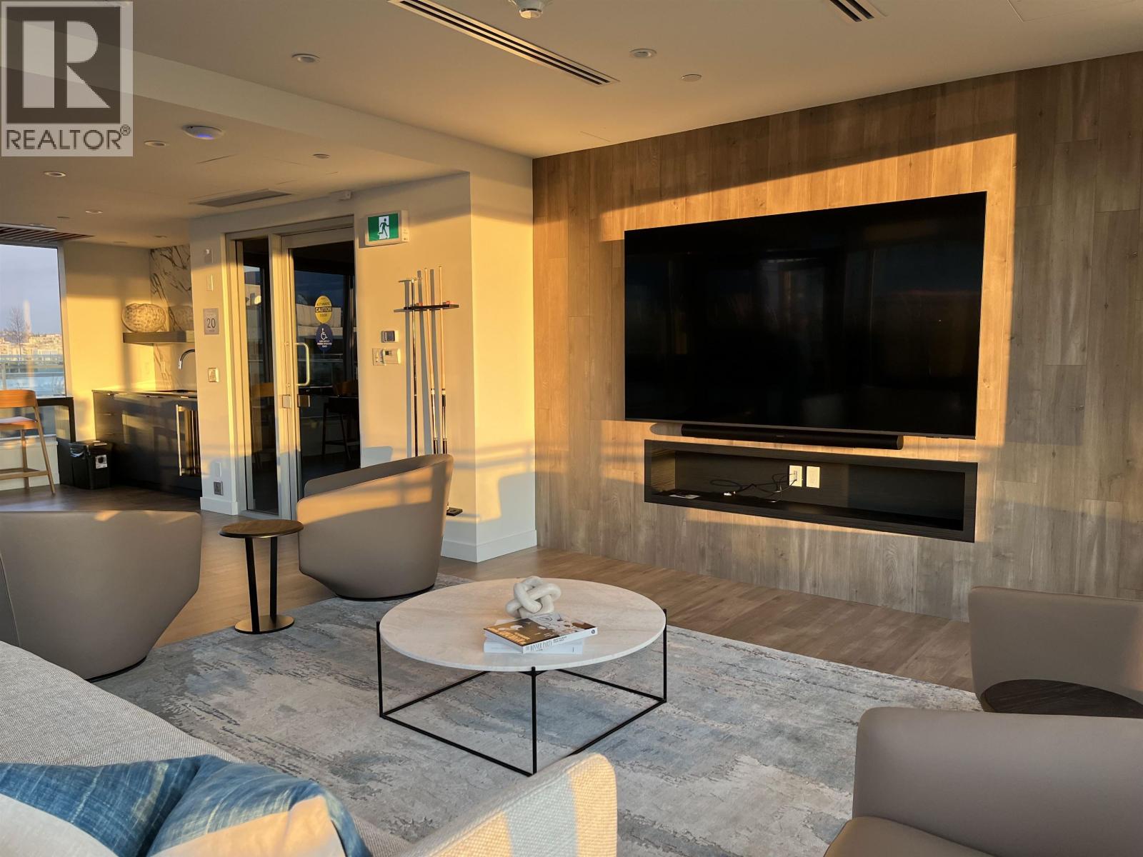 407 785 Harbour Way, North Vancouver, British Columbia  V7P 0G3 - Photo 4 - R3160619