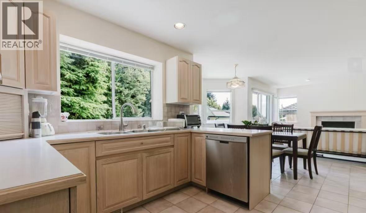 Main And Upper 1565 Bramble Lane, Coquitlam, British Columbia  V3E 2T5 - Photo 5 - R3160641