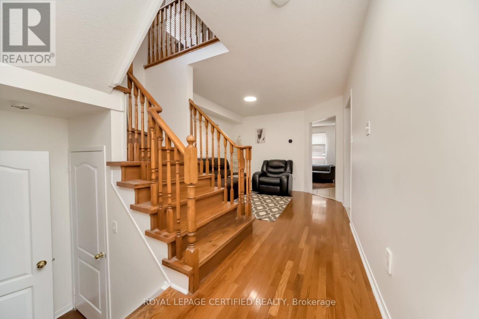 42 Trumpet Valley Boulevard, Brampton, Ontario  L7A 3N8 - Photo 4 - W13734328
