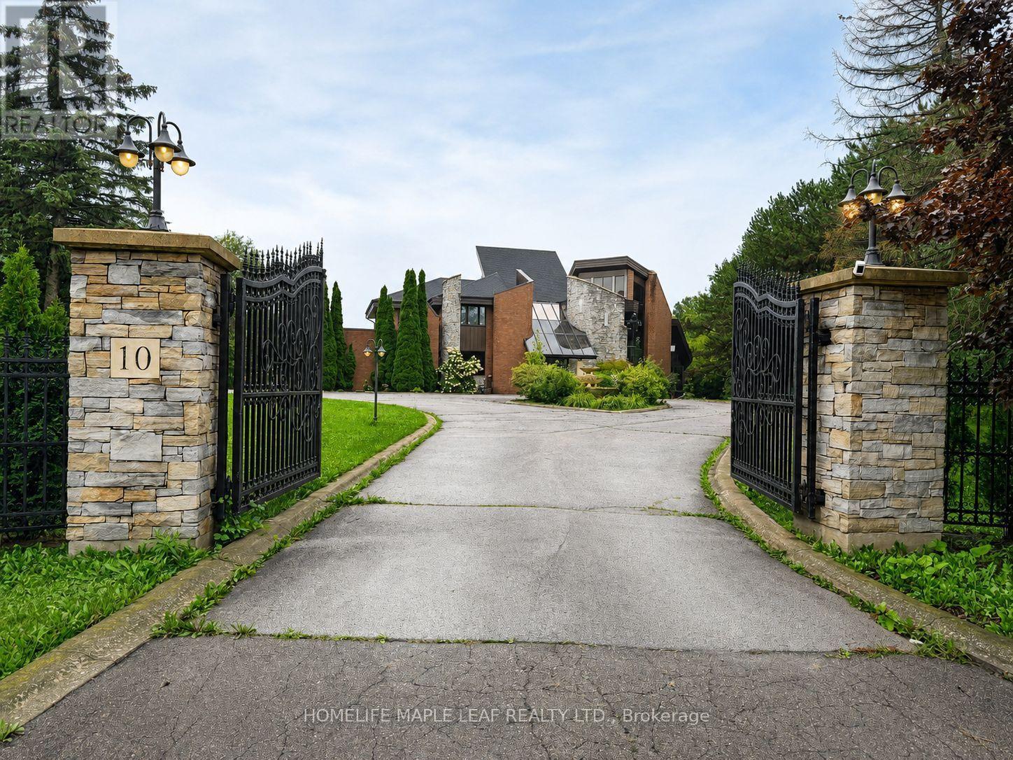 10 Edgeforest Drive, Brampton, Ontario  L6P 0E1 - Photo 2 - W13734332