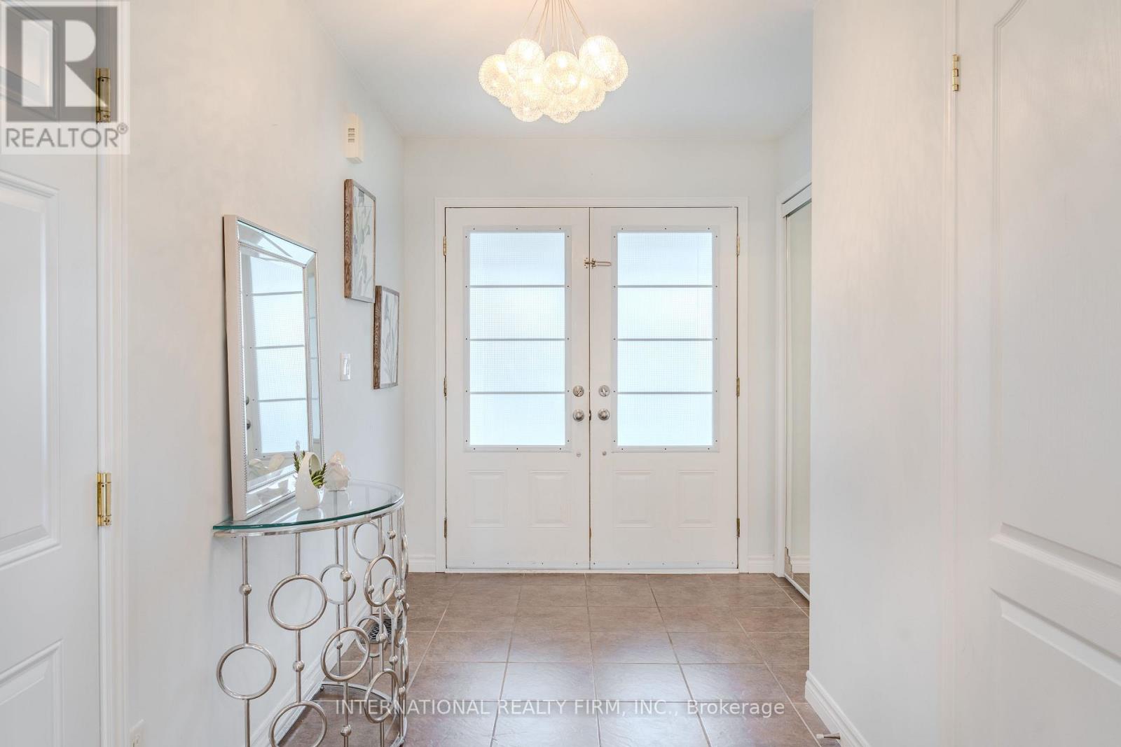 4881 Capri Crescent, Burlington, Ontario  L7M 0H8 - Photo 6 - W13734338