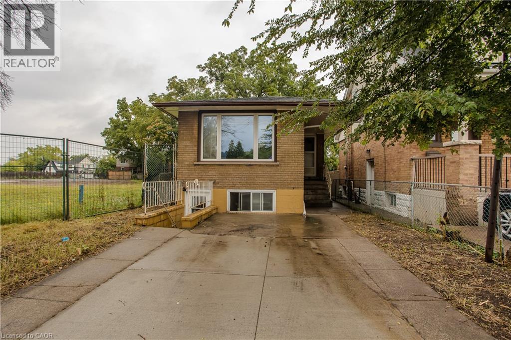 307 DUNSMURE Road, Hamilton, Ontario
