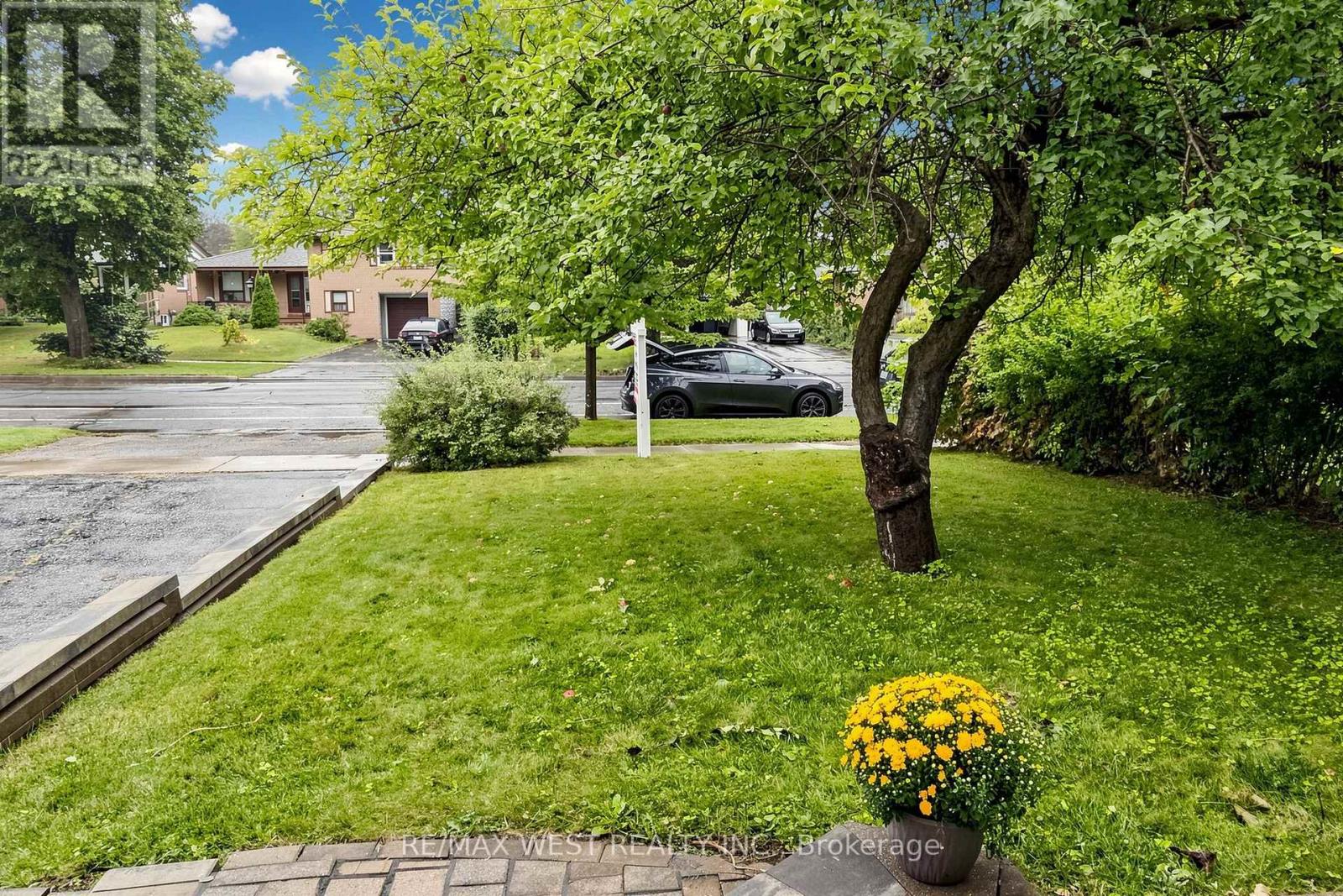 424 Brimorton Drive, Toronto, Ontario  M1H 2E5 - Photo 4 - E13726240