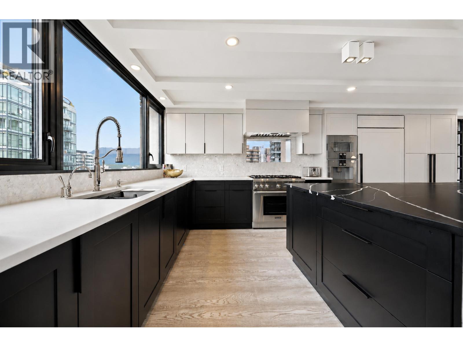 Ph1 1236 Bidwell Street, Vancouver, British Columbia  V6G 2K9 - Photo 9 - R3160470