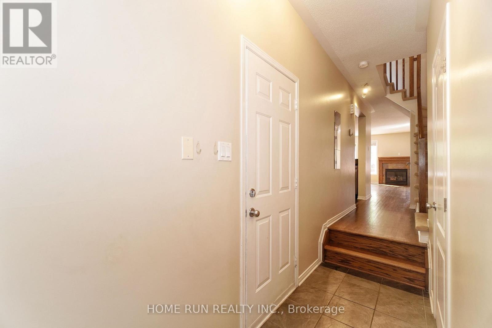 292 Freedom Private, Ottawa, Ontario  K1G 6W4 - Photo 2 - X13734436