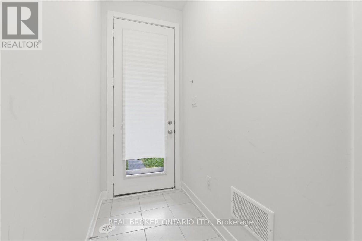 112 Stauffer Crescent, Markham, Ontario  L6B 1R1 - Photo 3 - N13734440