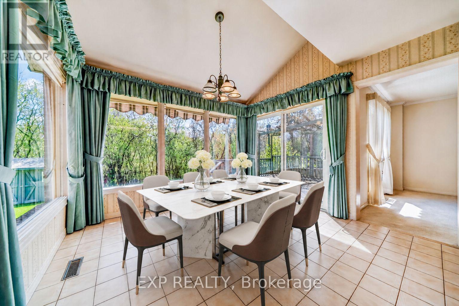 51 Sanderson Crescent, Richmond Hill, Ontario  L4C 5L5 - Photo 10 - N13732002